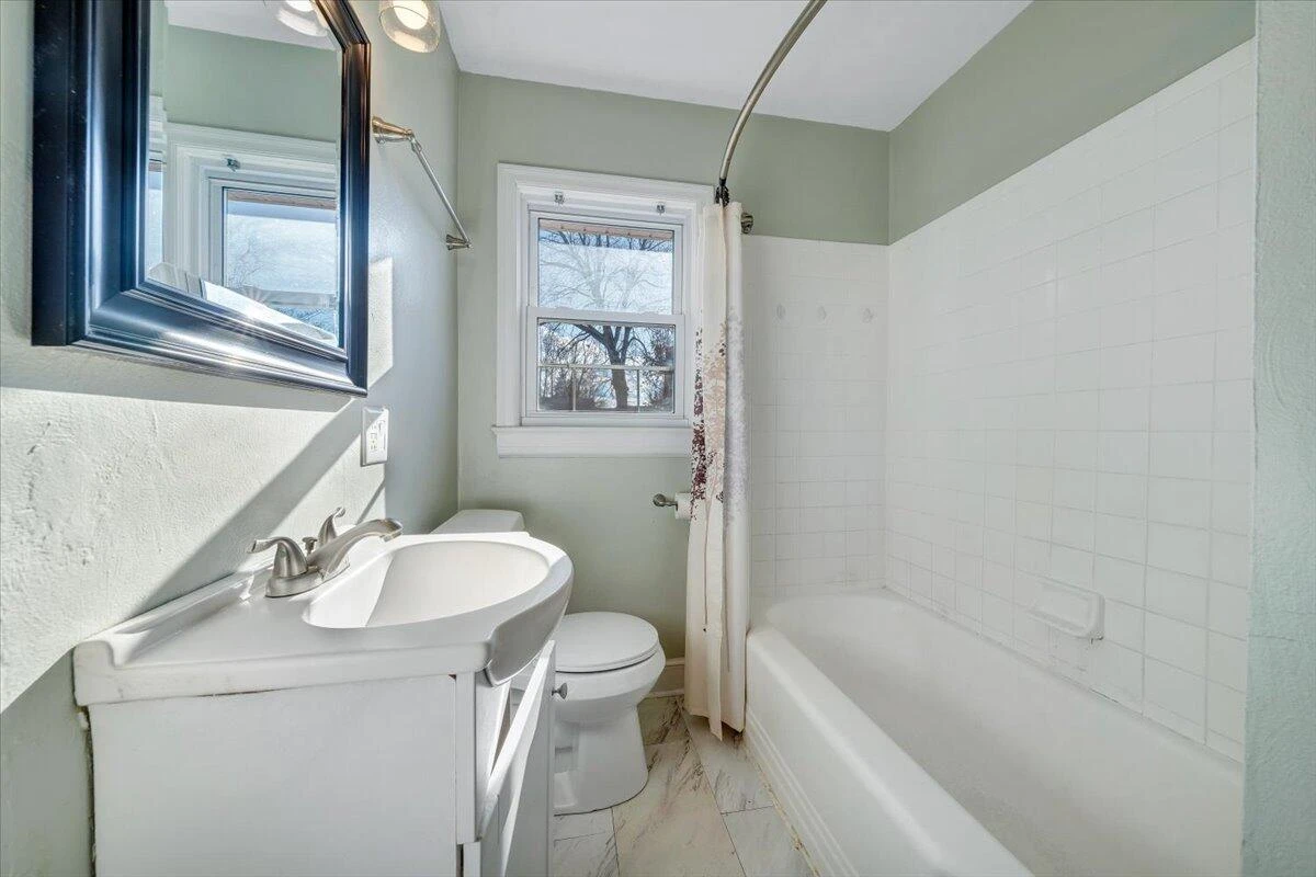 2346 Berkley AVE SW - Photo 20