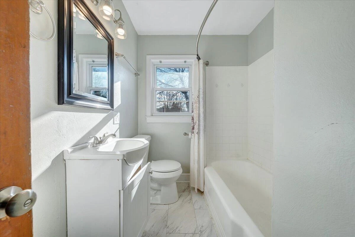 2346 Berkley AVE SW - Photo 21