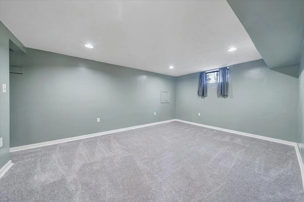 2346 Berkley AVE SW - Photo 26