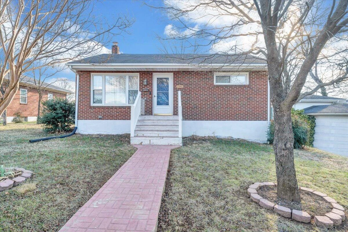 2346 Berkley AVE SW - Photo 3