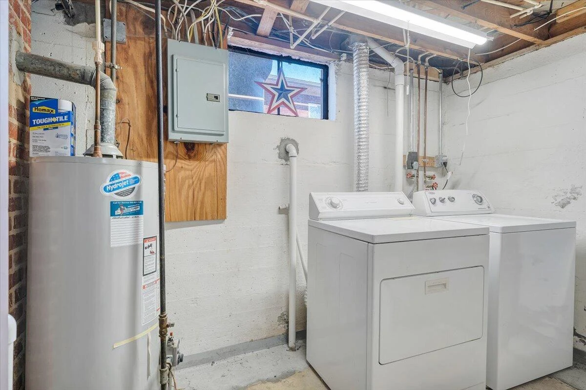 2346 Berkley AVE SW - Photo 32