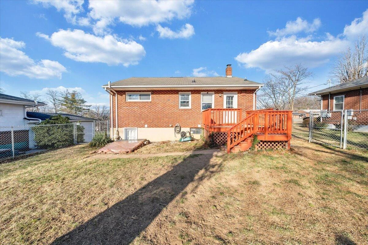 2346 Berkley AVE SW - Photo 37