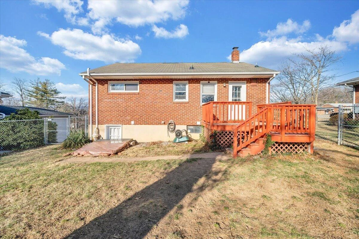 2346 Berkley AVE SW - Photo 38
