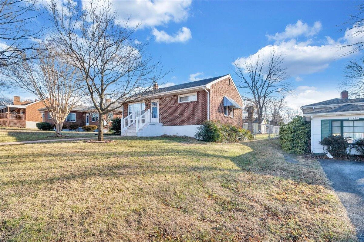 2346 Berkley AVE SW - Photo 47