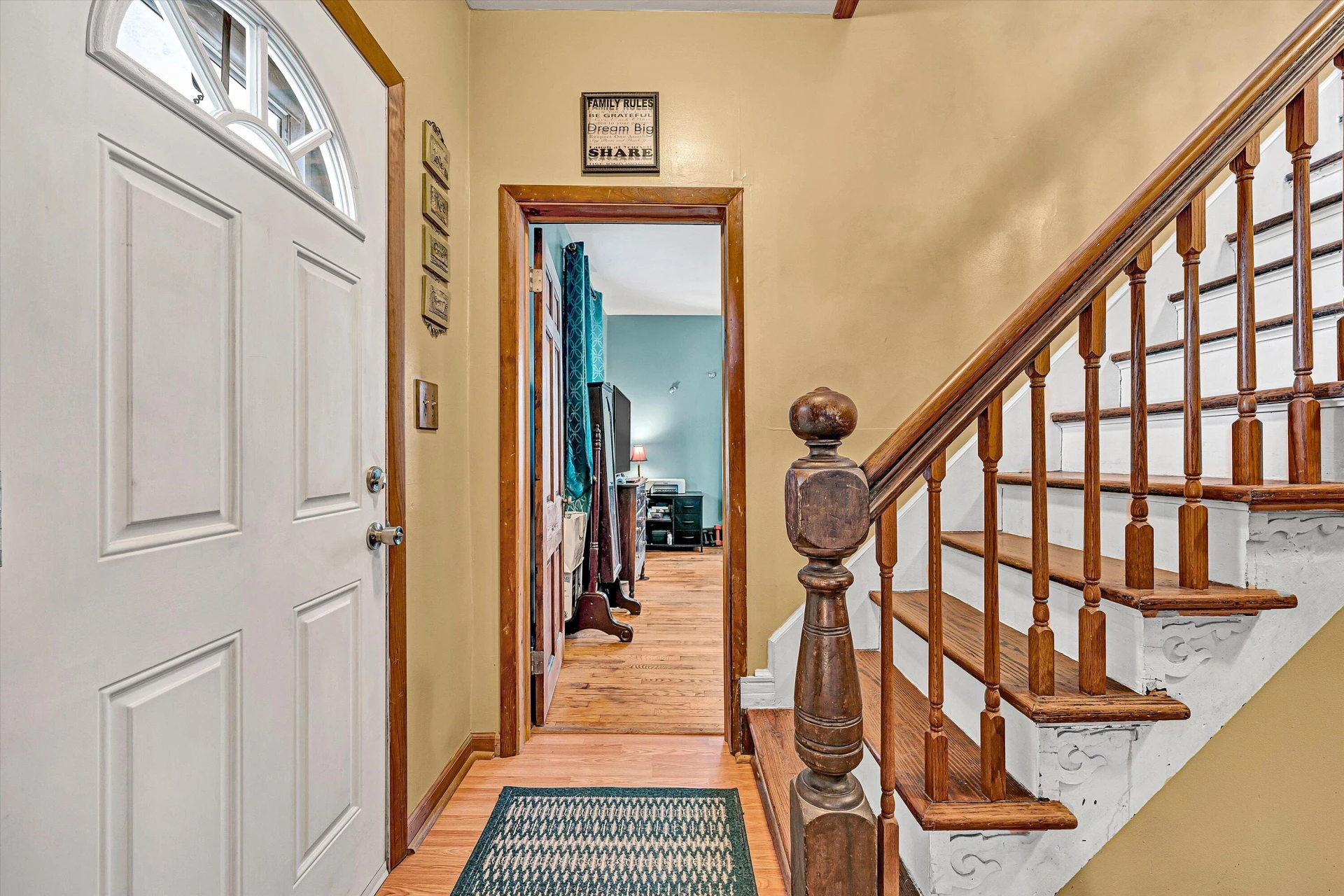 611 Church AVE SE - Photo 11