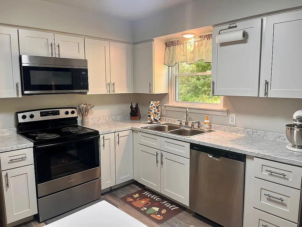 3601 Rolling Hill AVE NW - Photo 5