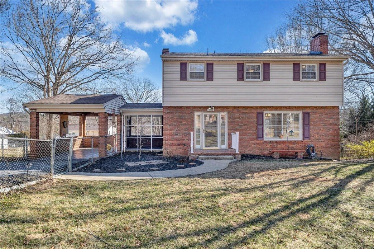 3584 Cedar LN