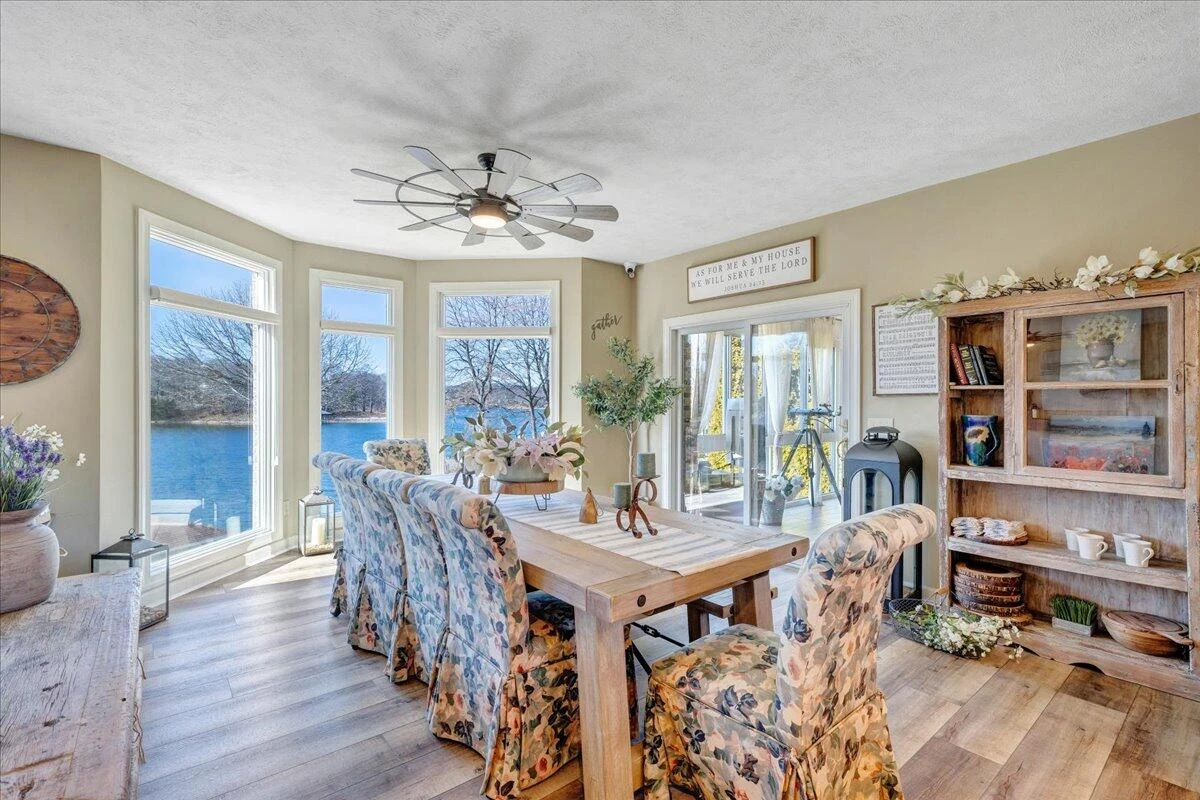 137 Ventnor AVE - Photo 16