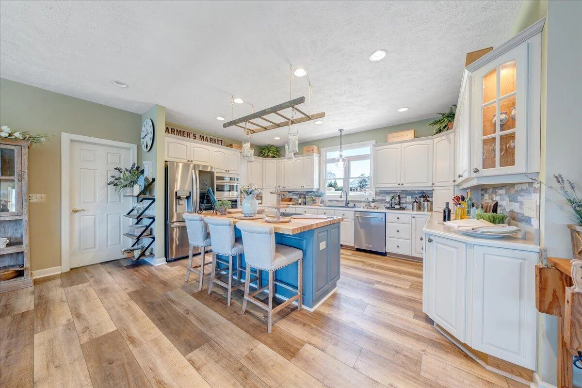 137 Ventnor AVE - Photo 20