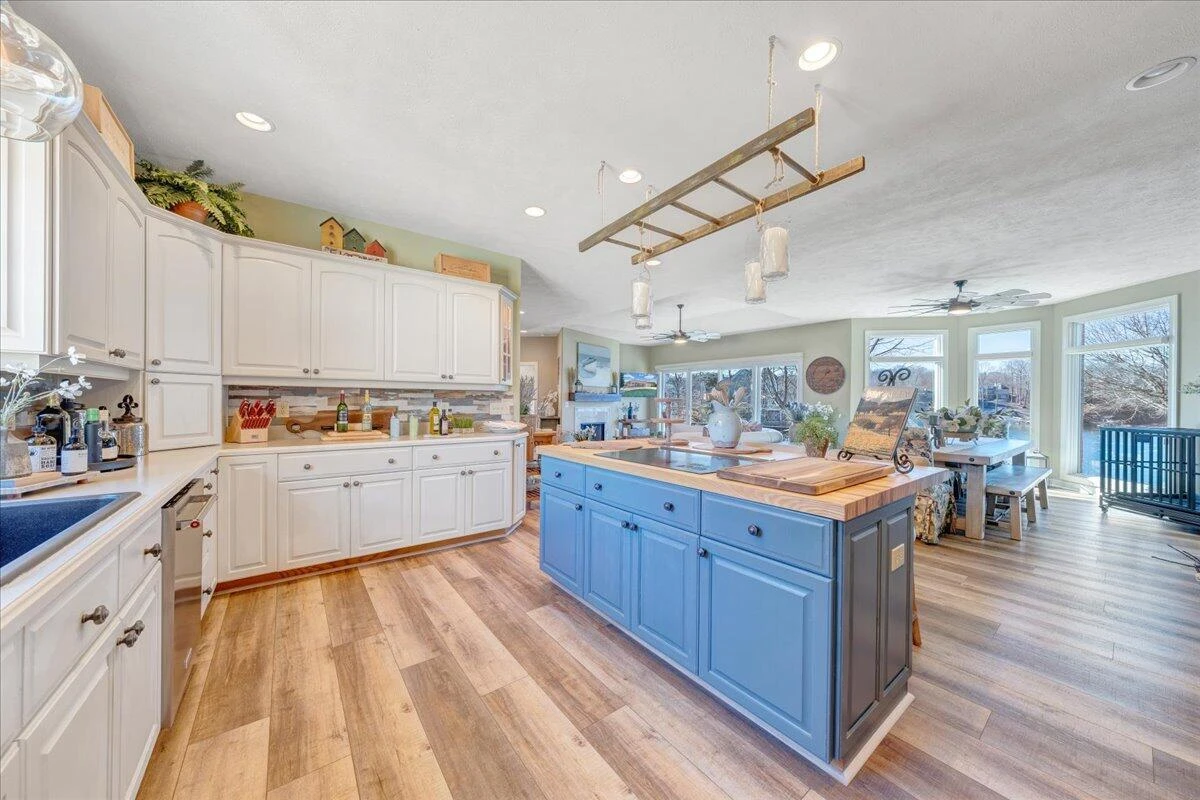 137 Ventnor AVE - Photo 21