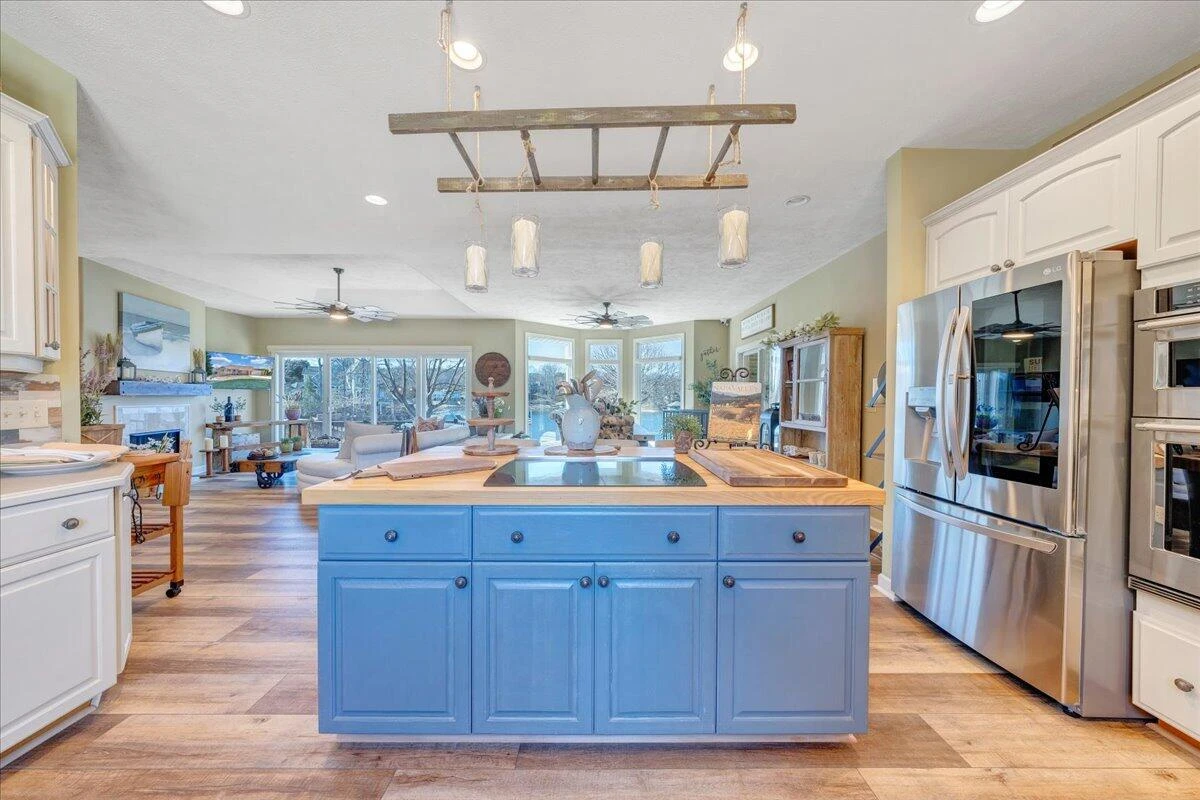 137 Ventnor AVE - Photo 22