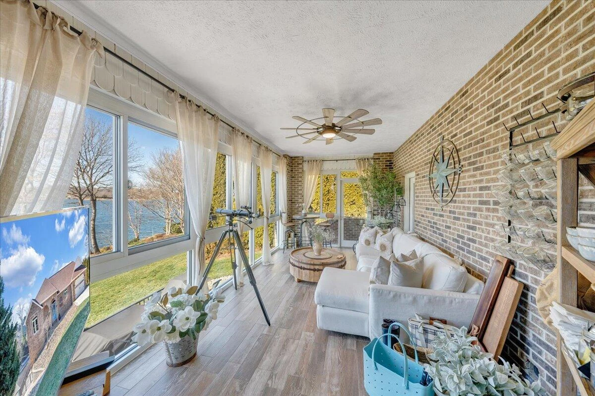 137 Ventnor AVE - Photo 23