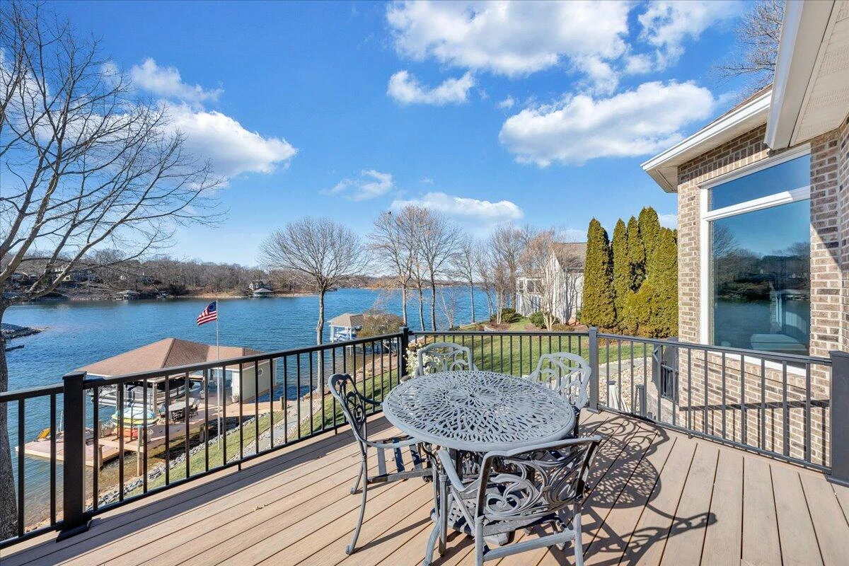 137 Ventnor AVE - Photo 30