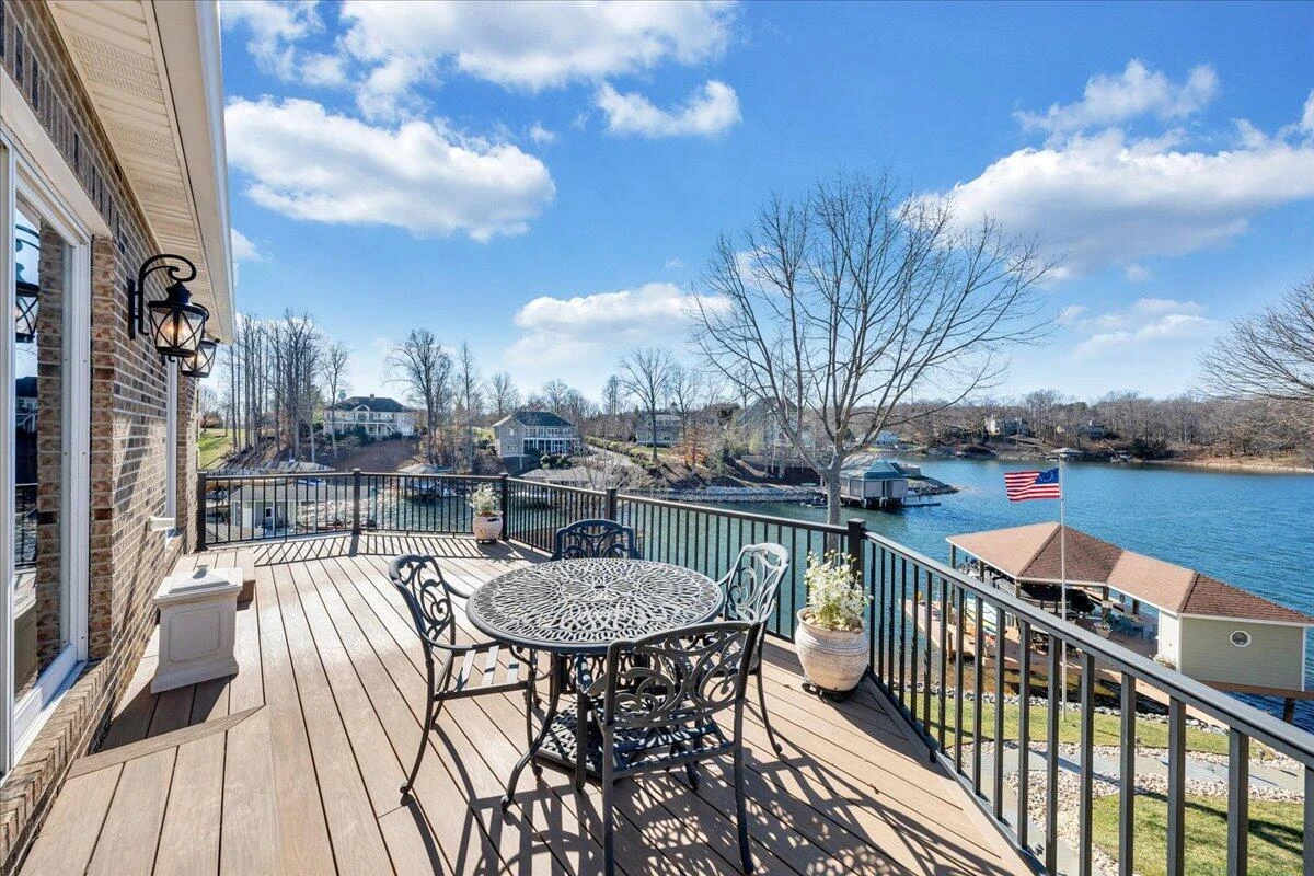 137 Ventnor AVE - Photo 31