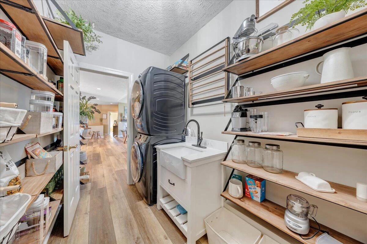 137 Ventnor AVE - Photo 32