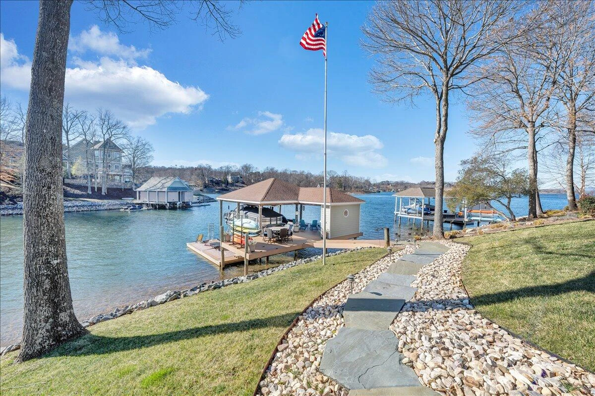 137 Ventnor AVE - Photo 49