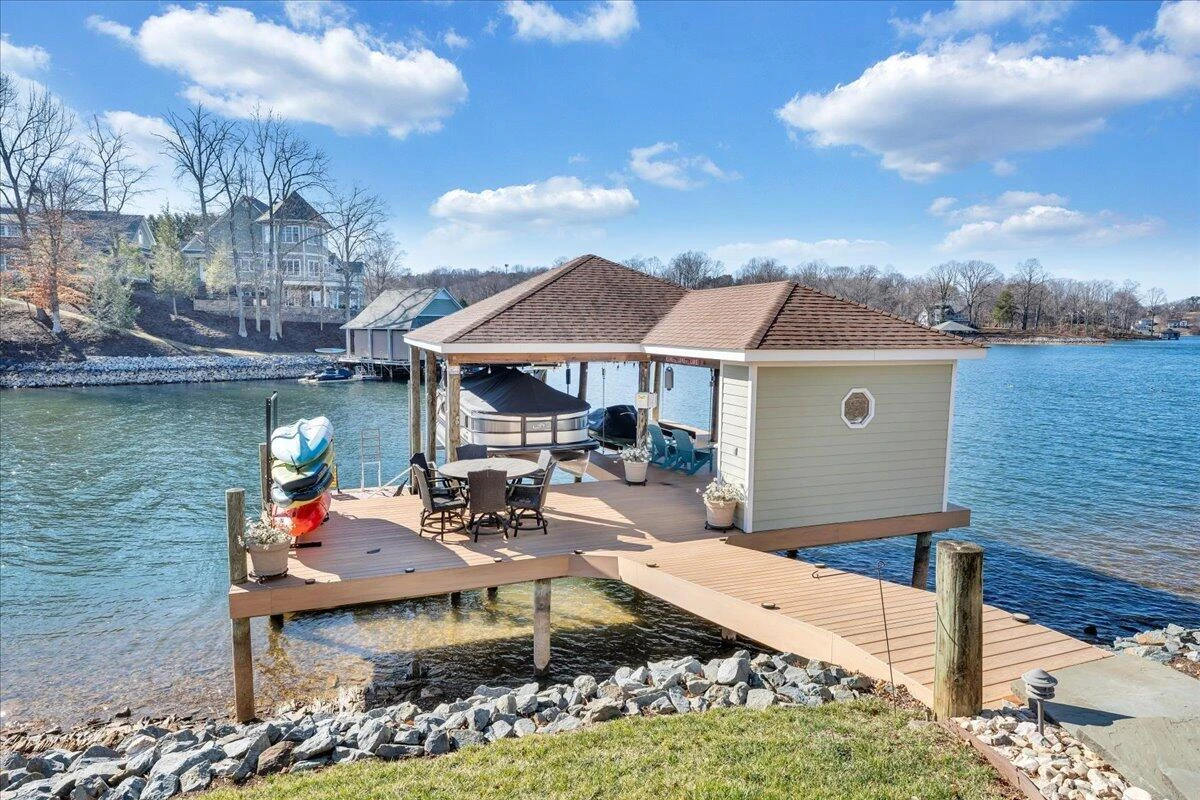137 Ventnor AVE - Photo 51