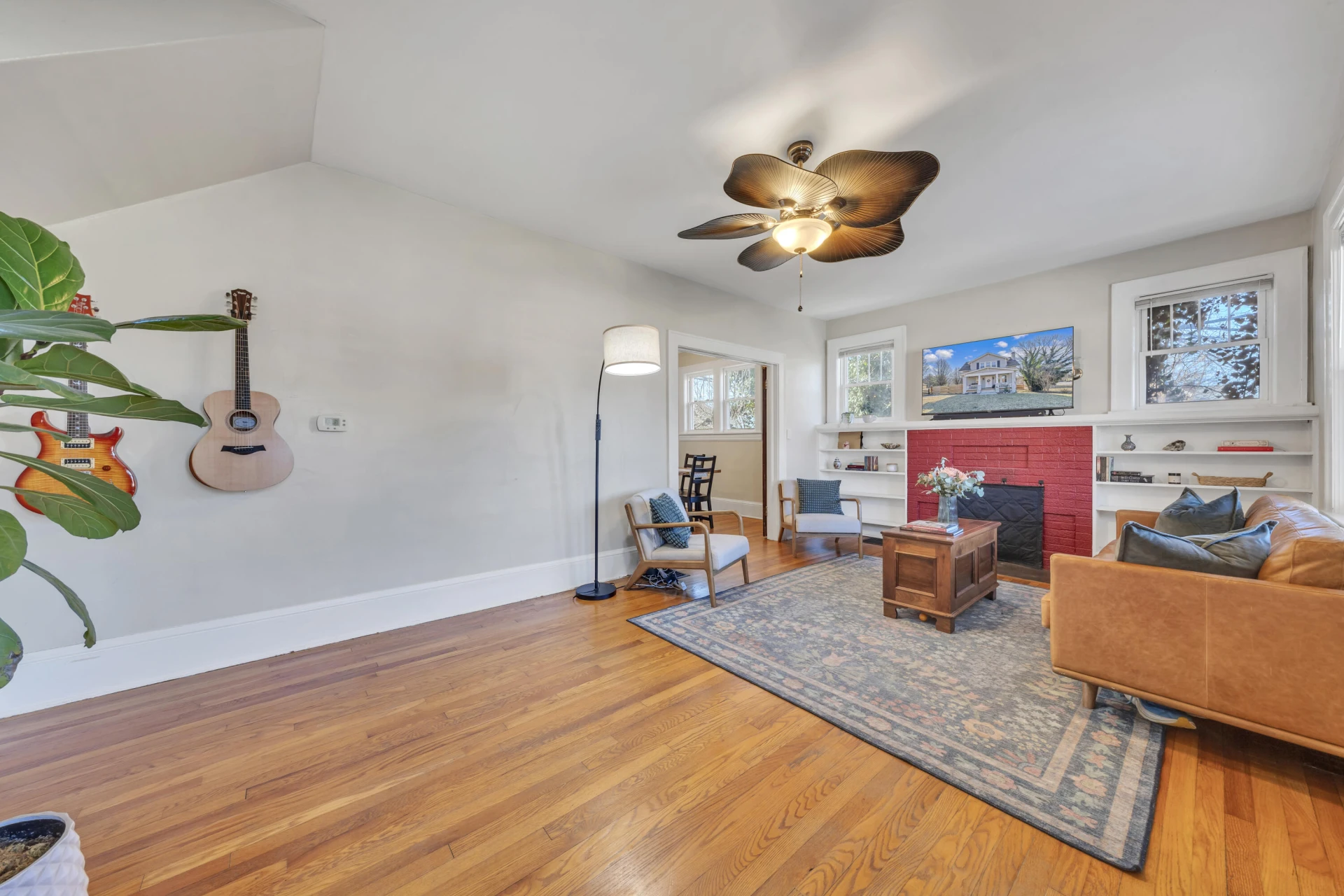 117 Wildhurst AVE NE - Photo 3