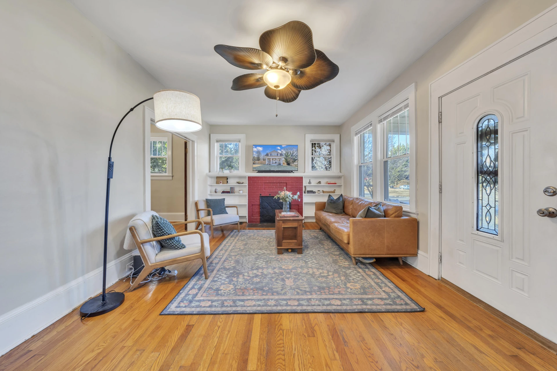 117 Wildhurst AVE NE - Photo 4