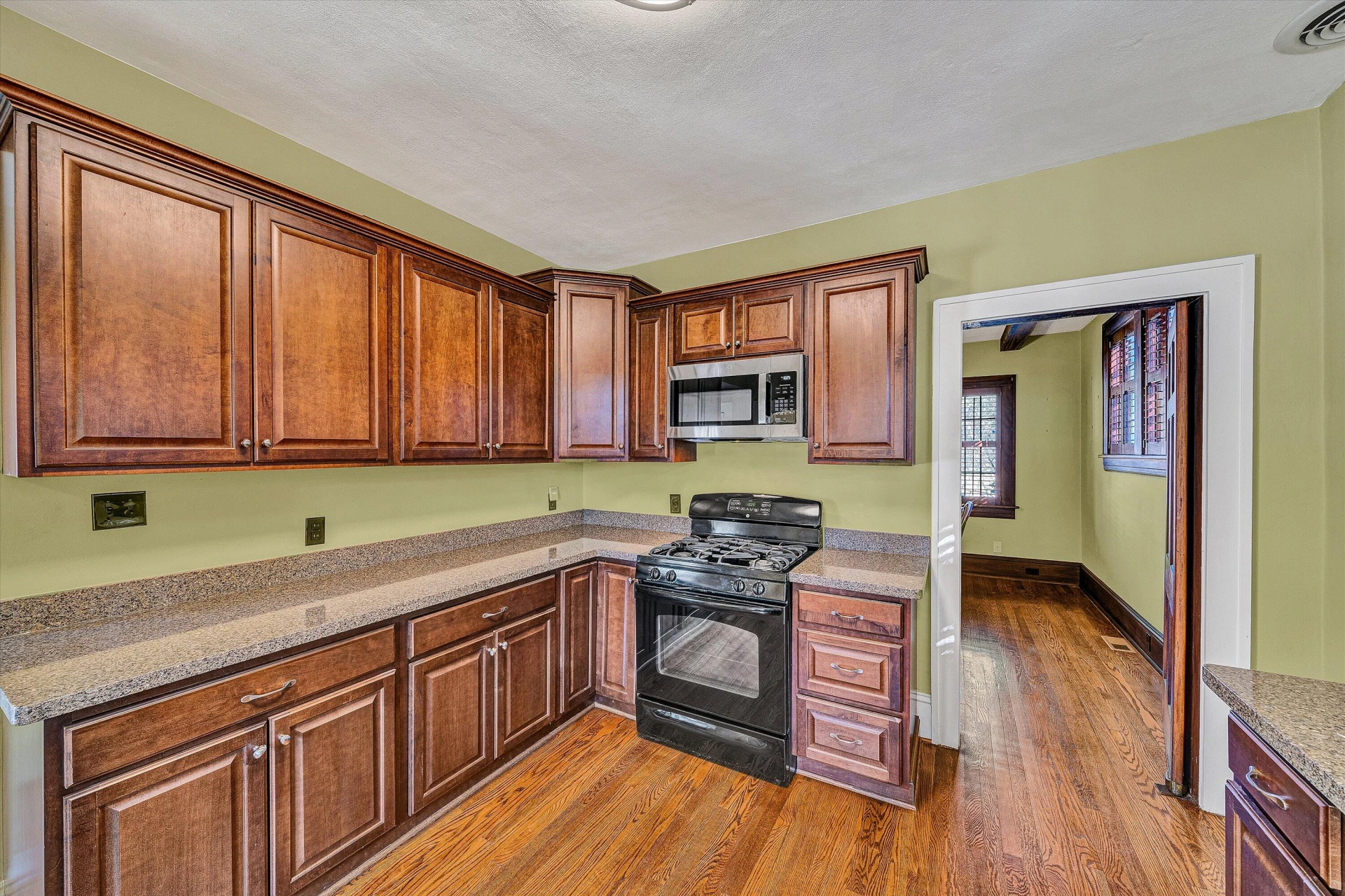 1428 Sherwood AVE SW - Photo 17