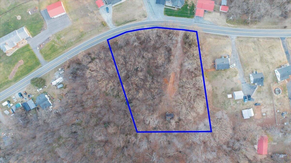 585 Doe Run RD
