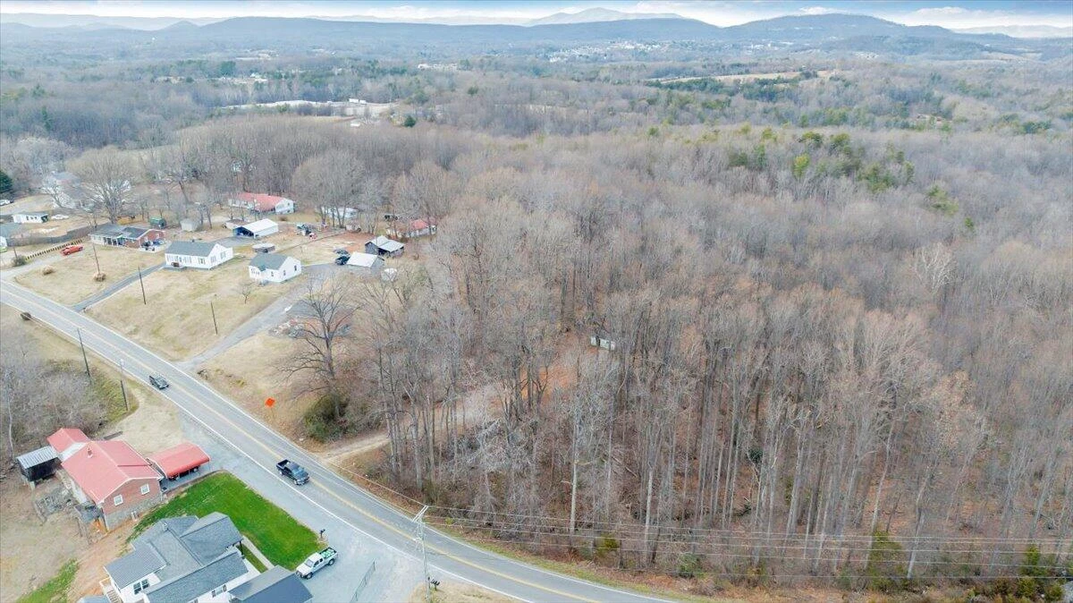 585 Doe Run RD - Photo 13