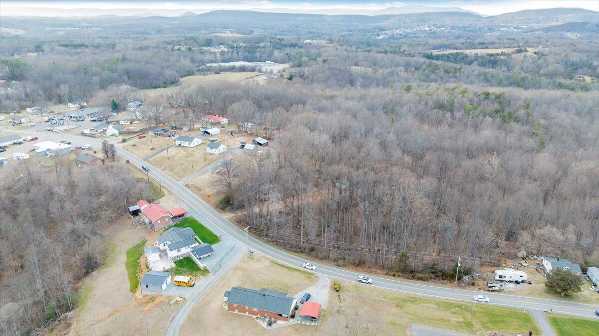 585 Doe Run RD - Photo 14