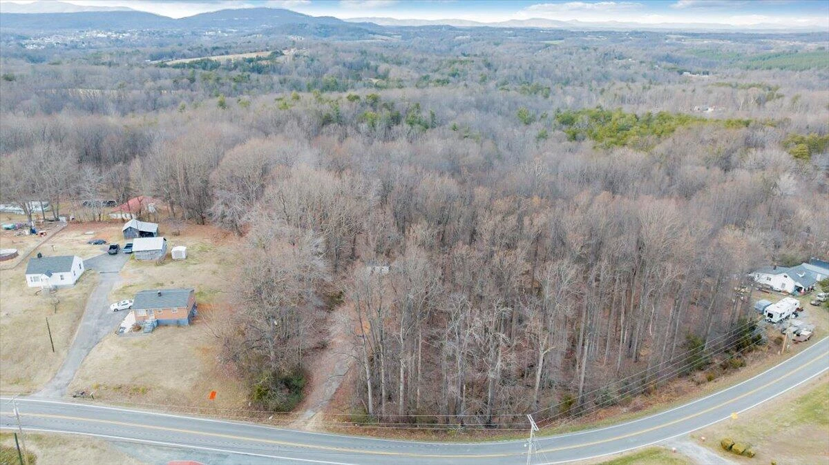 585 Doe Run RD - Photo 17