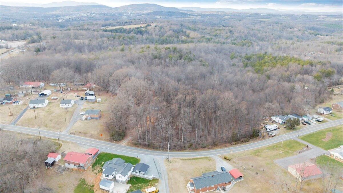 585 Doe Run RD - Photo 18