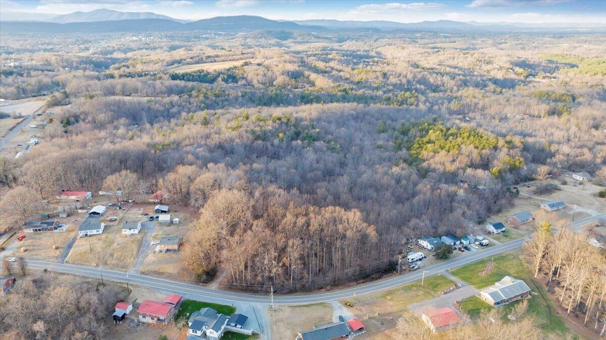 585 Doe Run RD - Photo 19