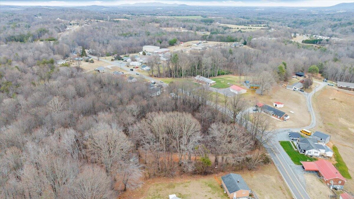 585 Doe Run RD - Photo 23