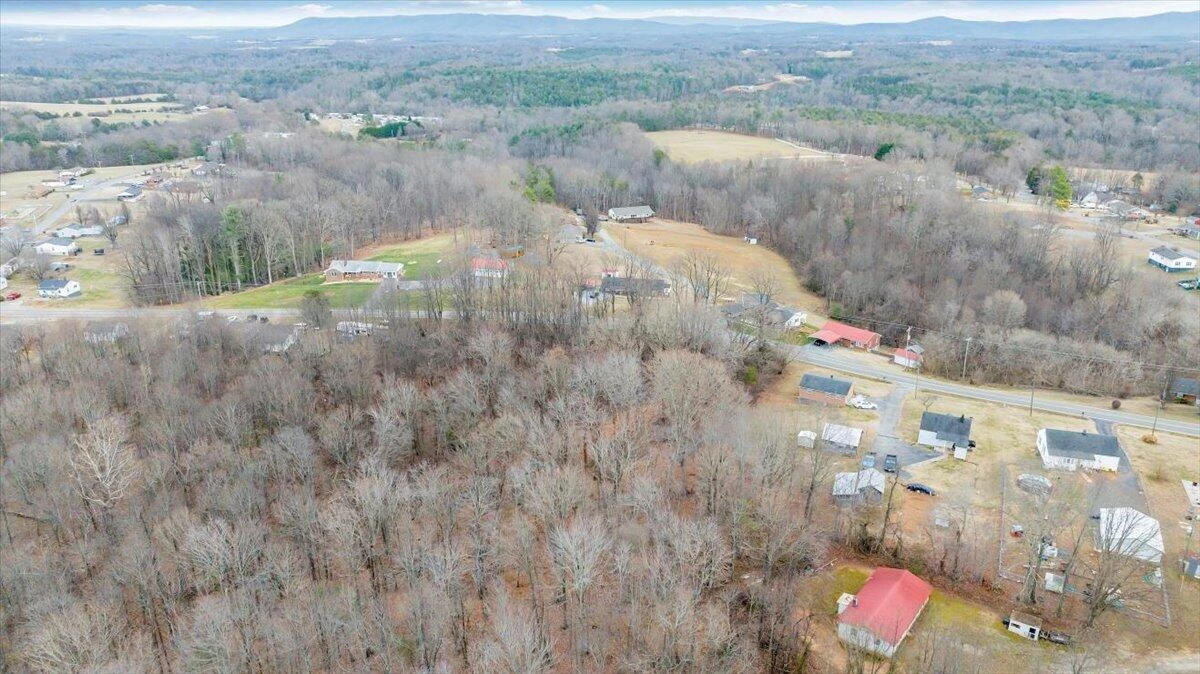 585 Doe Run RD - Photo 28