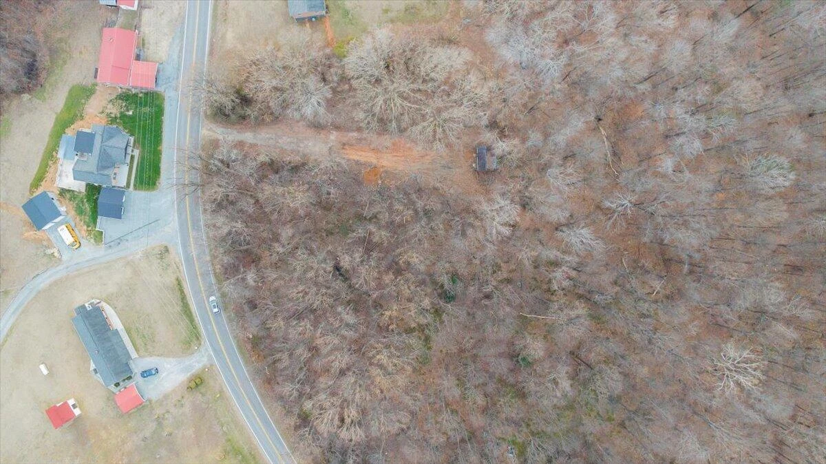 585 Doe Run RD - Photo 3