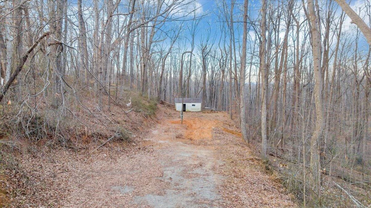 585 Doe Run RD - Photo 7