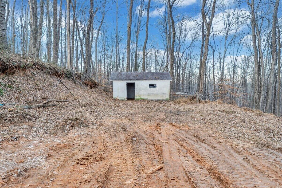 585 Doe Run RD - Photo 8
