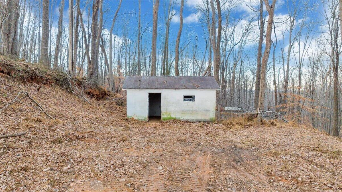 585 Doe Run RD - Photo 9