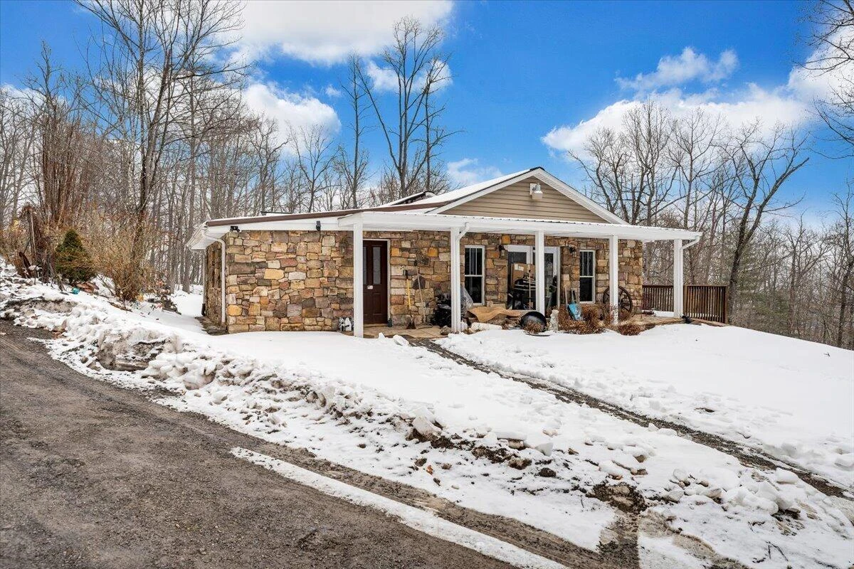 261 Stone Mountain DR - Photo 2