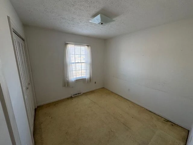 404 Robin DR - Photo 10