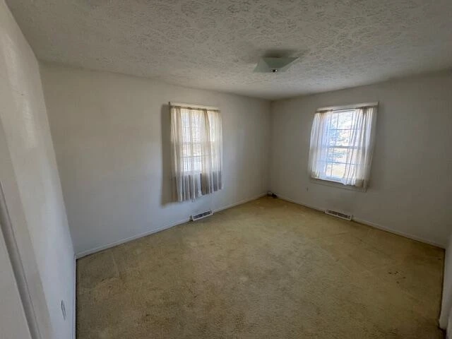 404 Robin DR - Photo 9