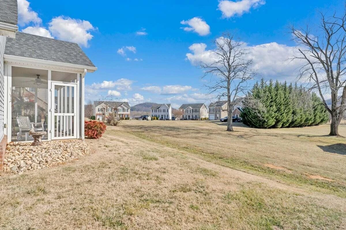 2615 QUEENS WAY - Photo 35
