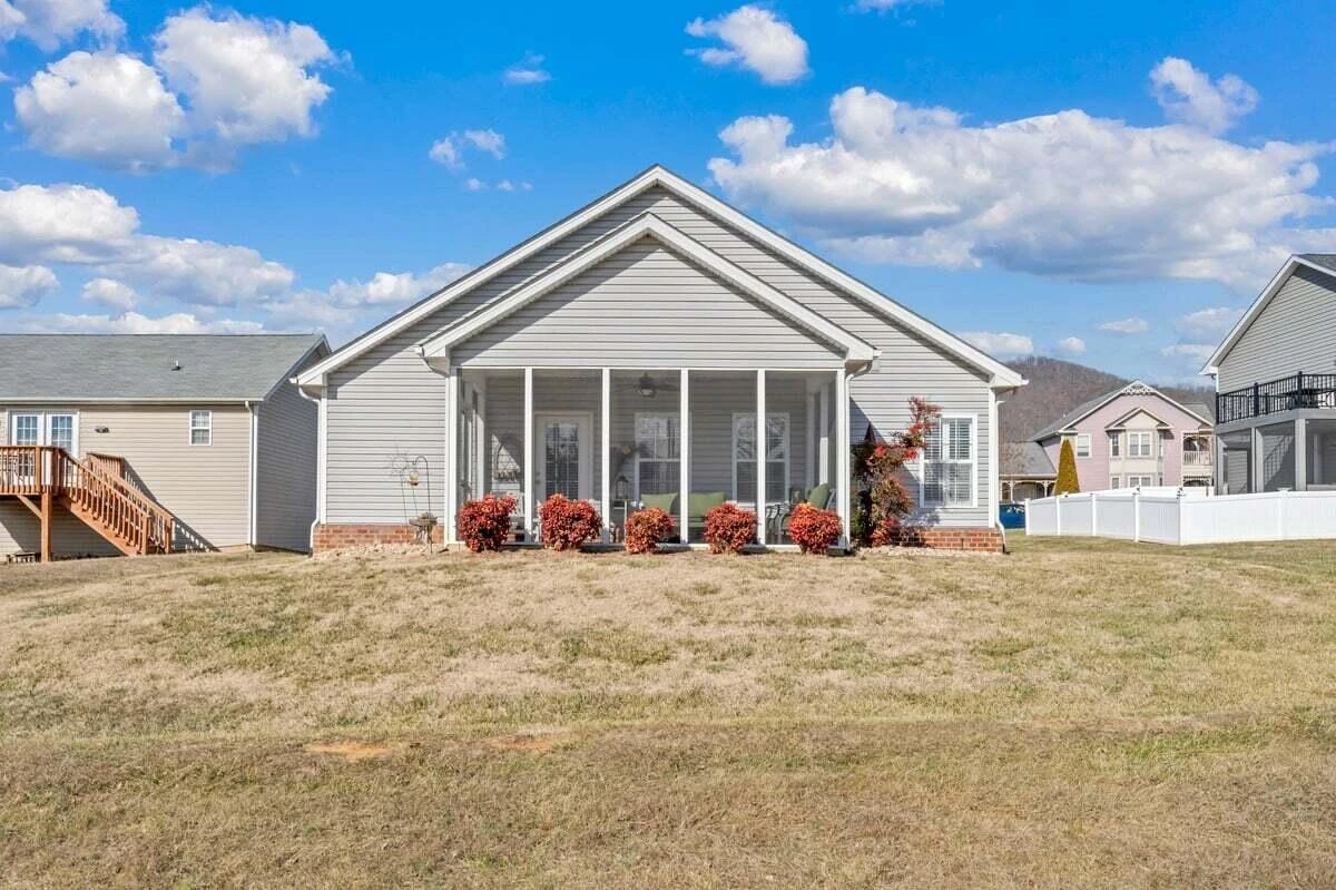 2615 QUEENS WAY - Photo 37