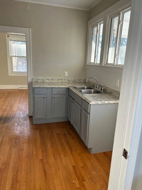 1320 Gilford AVE NW - Photo 3