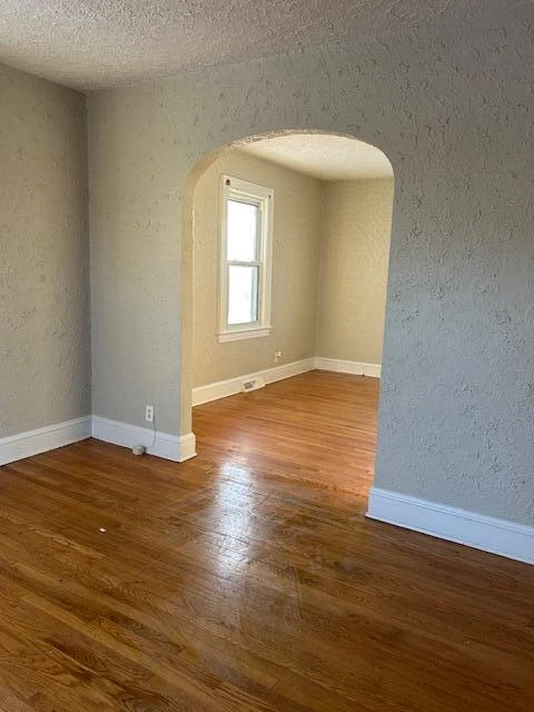 1320 Gilford AVE NW - Photo 9