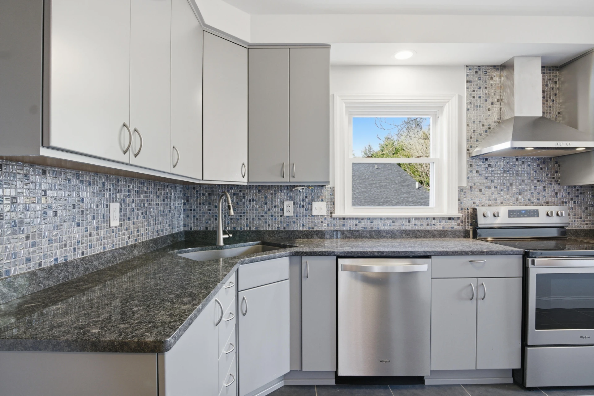 7 Radford ST NW - Photo 16