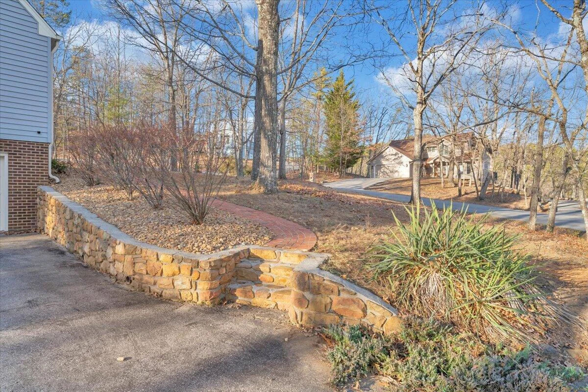1766 Laurel Mountain DR - Photo 4