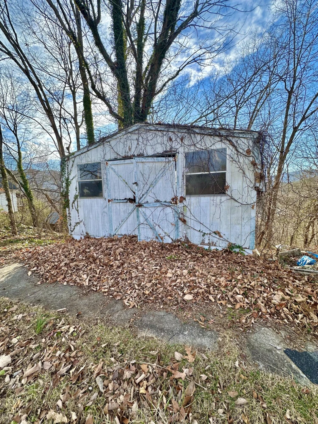921 Kensington AVE - Photo 28