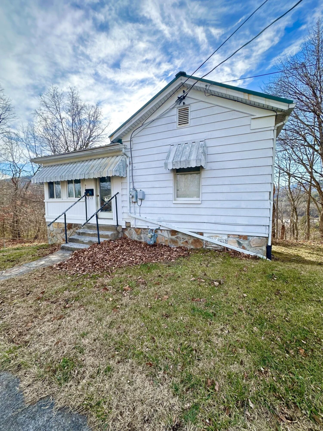 921 Kensington AVE - Photo 3