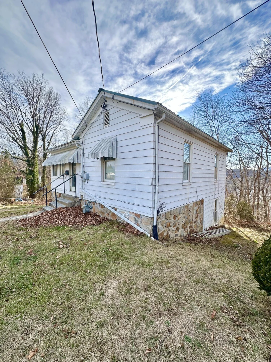 921 Kensington AVE - Photo 4