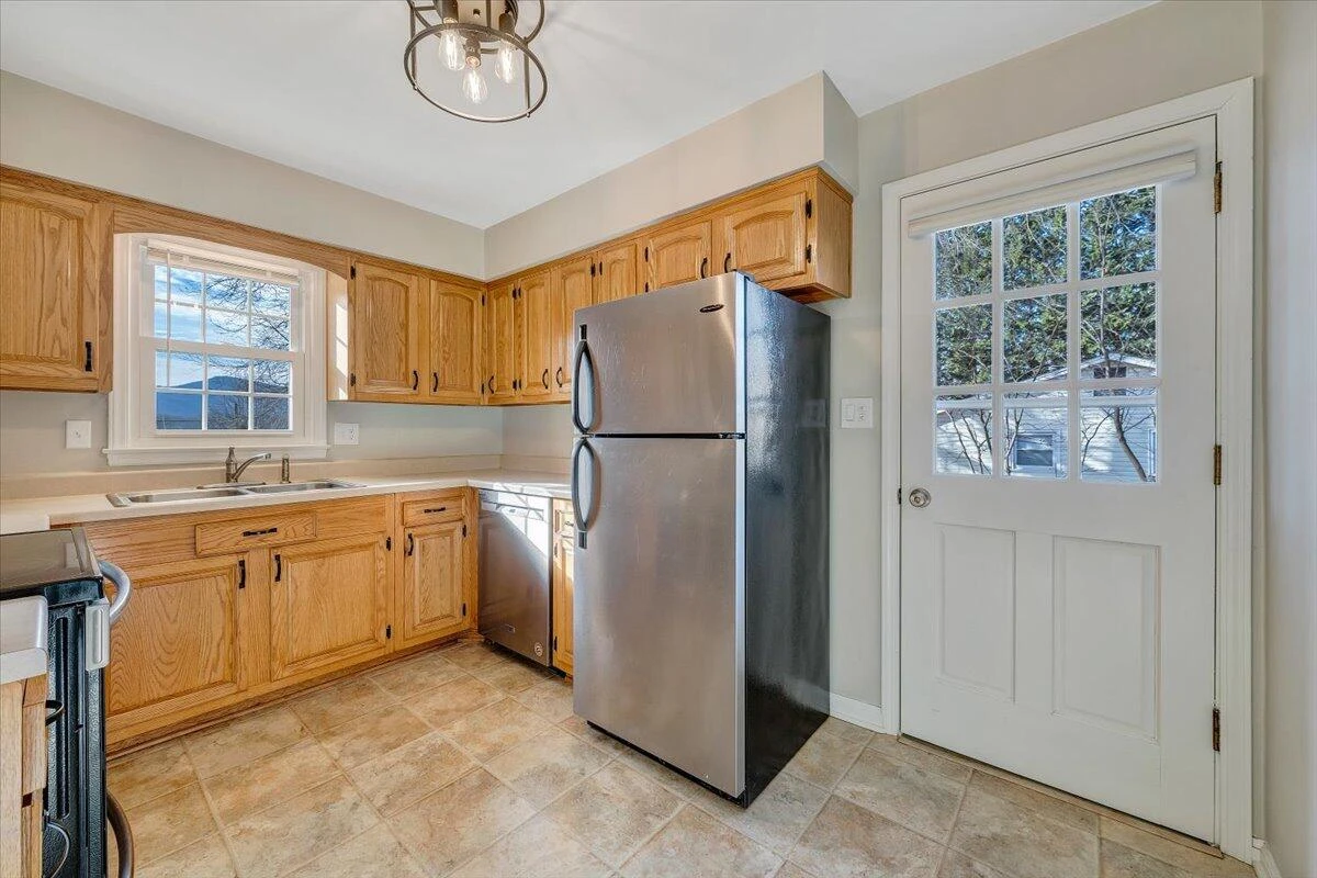 2718 Fletcher ST - Photo 16