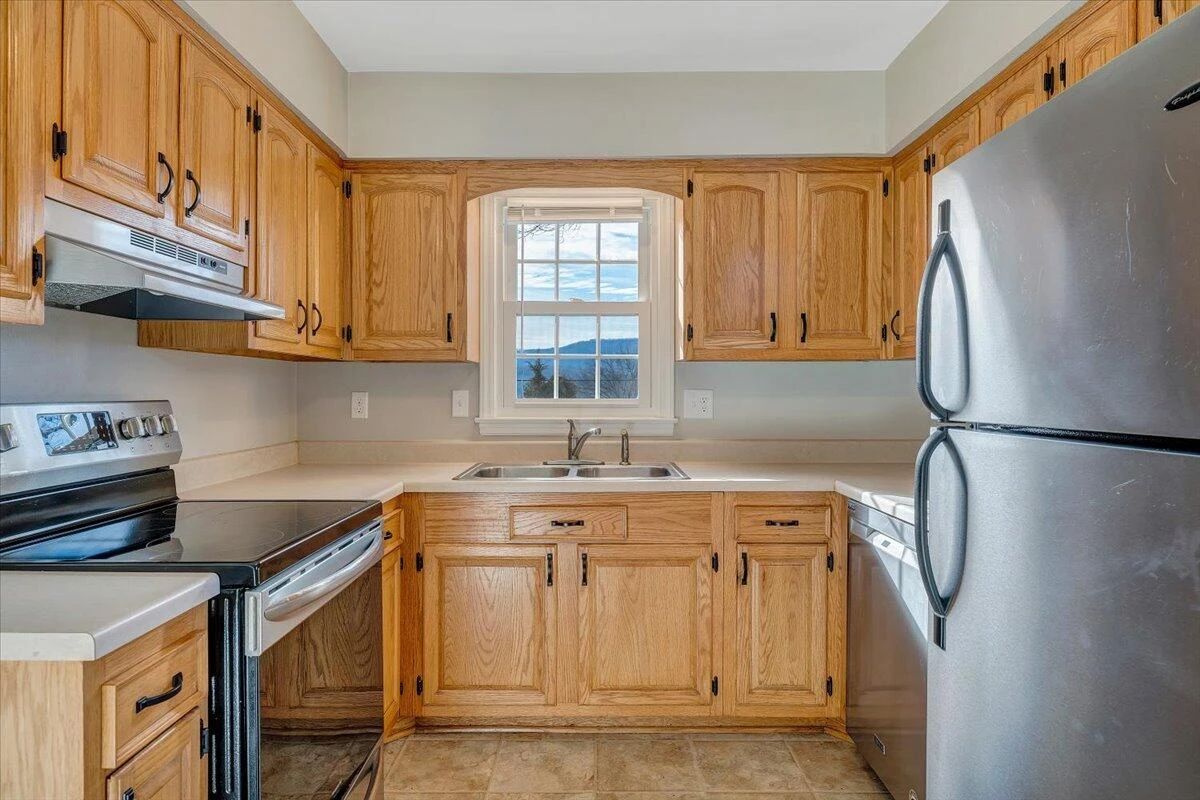 2718 Fletcher ST - Photo 17
